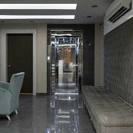 麦克皇家酒店